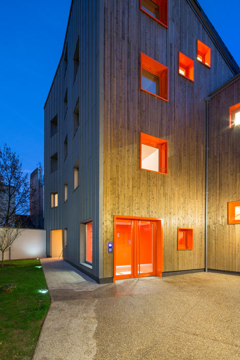 Social housing by Vous Êtes Ici Architectes slots between buildings in Paris