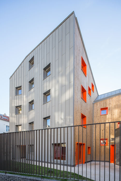 Social housing by Vous Êtes Ici Architectes slots between buildings in Paris