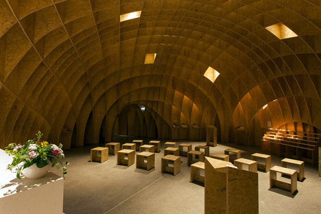 Church by Schneider+Schumacher based on motorway signage looks like Batman