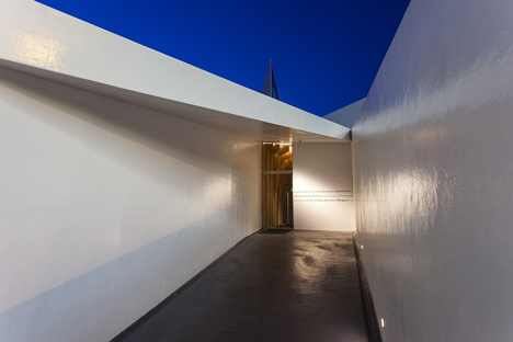 Church by Schneider+Schumacher based on motorway signage looks like Batman