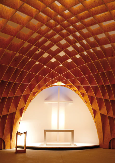 Church by Schneider+Schumacher based on motorway signage looks like Batman