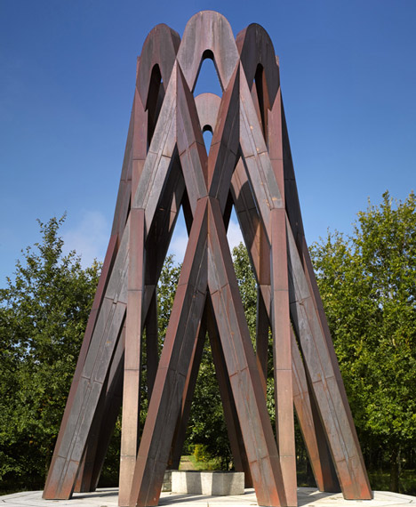 Towering copper memorial by Borheh honours philosopher Javad Nurbakhsh
