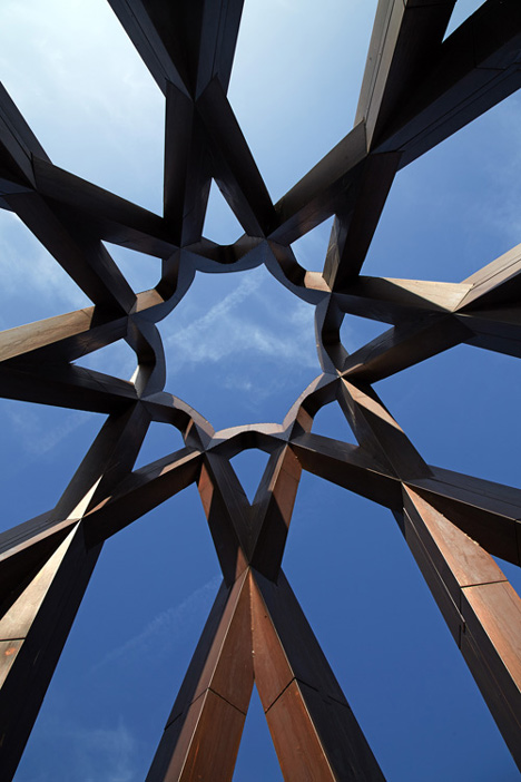 Towering copper memorial by Borheh honours philosopher Javad Nurbakhsh