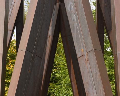 Towering copper memorial by Borheh honours philosopher Javad Nurbakhsh