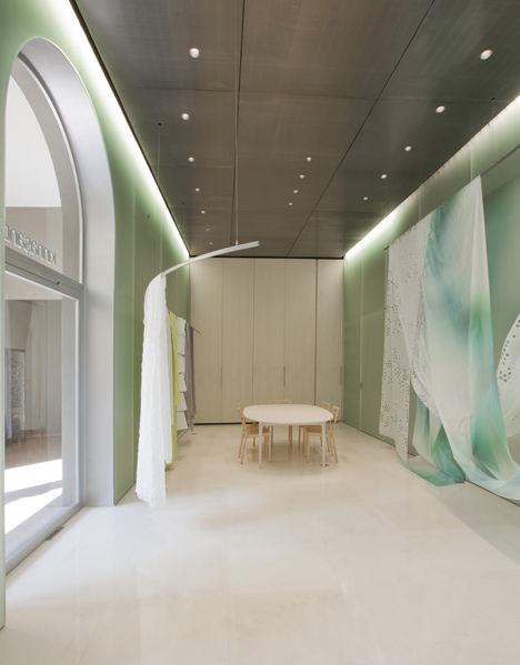 Kinnasand Milan showroom by Toyo Ito