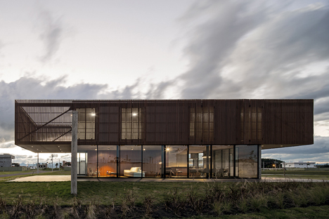 XAN House by MAPA
