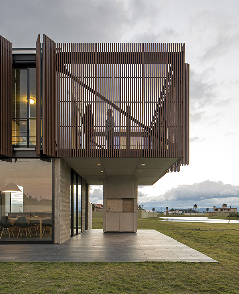 XAN House by MAPA