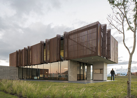 XAN House by MAPA