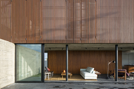 XAN House by MAPA