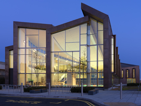 Splashpoint Leisure Centre (UK) Wilkinson Eyre Architects