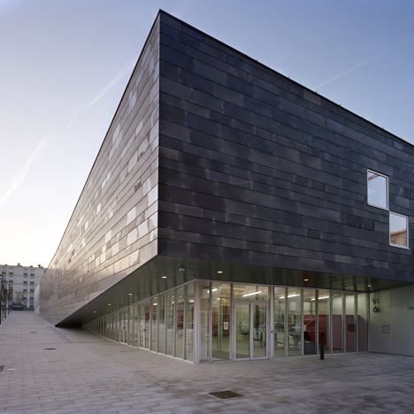 Antony Multisports Complex by Archi5 and Technova Architecture