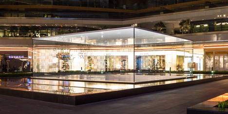 Apple opens first Foster-designed store in Istanbul