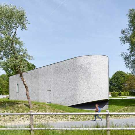 Kortrijk auditorium by Dehullu Architecten