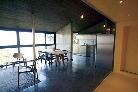 Chipinque apartment renovation by Jakob Gomez studio