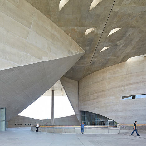 Cidade-Das-Artes-by-Christian-De-Portzamparc-Hufton+Crow