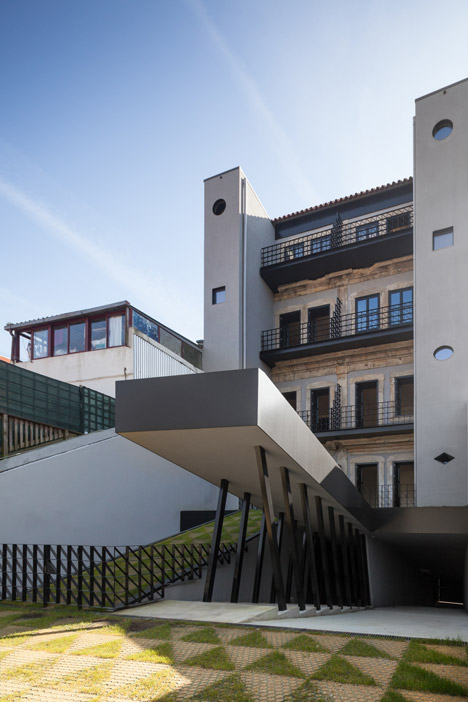 DM2 Housing in Porto by OODA