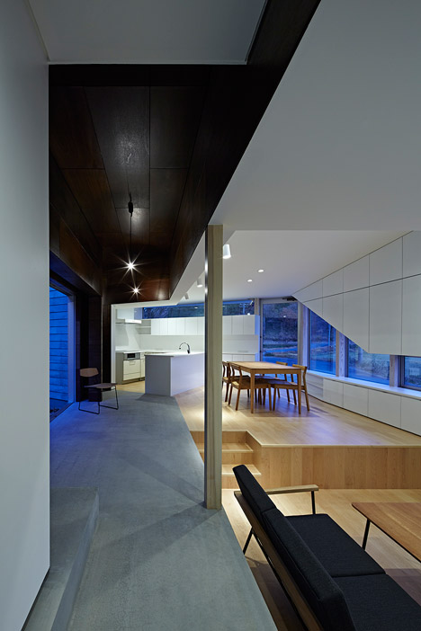 E House by Hannat Architects