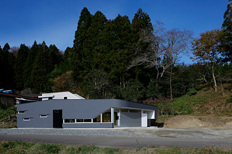 E House by Hannat Architects