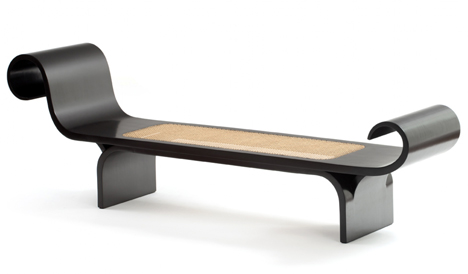 Espasso collection Marquesa chaise by Oscar Niemeyer