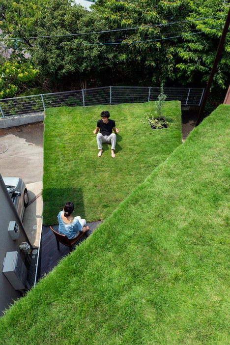 Grass Cave House by Makiko Tsukada Architects