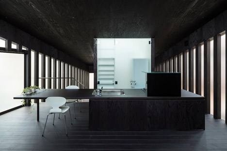 Grass Cave House by Makiko Tsukada Architects