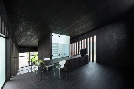 Grass Cave House by Makiko Tsukada Architects