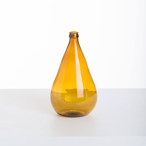 Samesame glassware by Laura Jungmann and Cornelius Réer