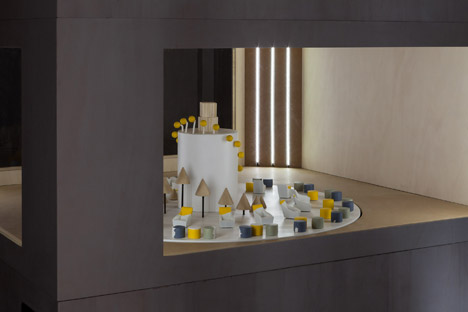 M/B installation at Molteni&C's Paris store