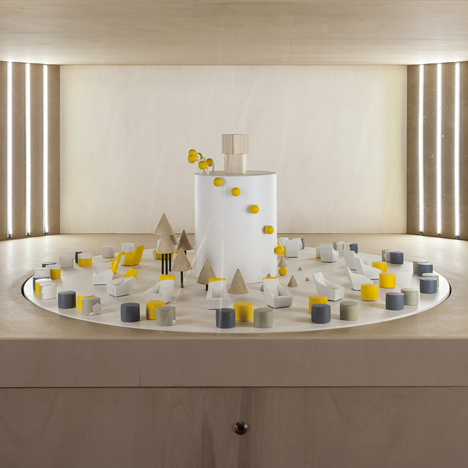 M/B installation at Molteni&C's Paris store