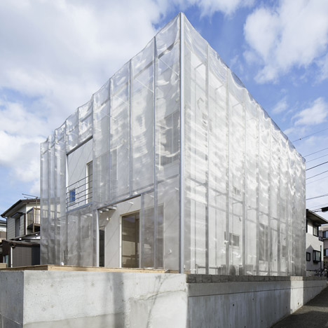Metal mesh shrouds Fumihiko Sano’s MoyaMoya house