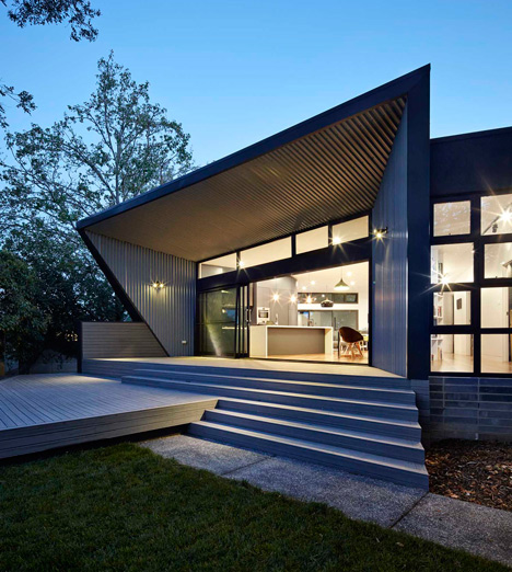 Narrabundah-House-Canberra-by-Adam-Dettrick