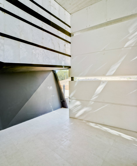 Pantheon in Murcia by Amparo and Andres Martinez Vidal