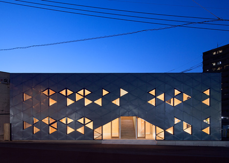 Salon and office by Junichiro Ikeura