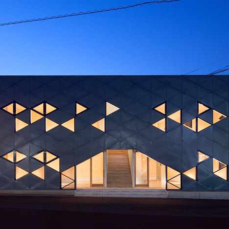 Salon and office by Junichiro Ikeura