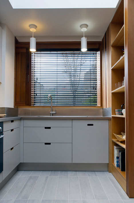 Small House in Highbury by Studio54