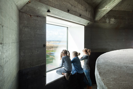 Zecc Architecten transforms an old water tower into a parkland observation point