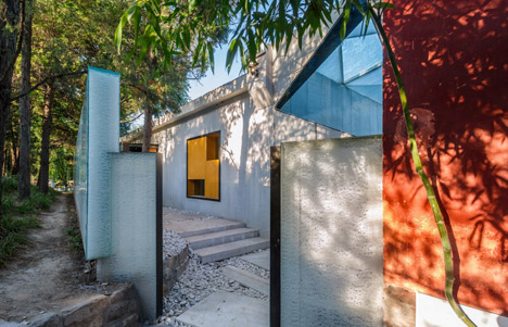 The Forbidden City Red-Wall Teahouse by Cutscape Architecture