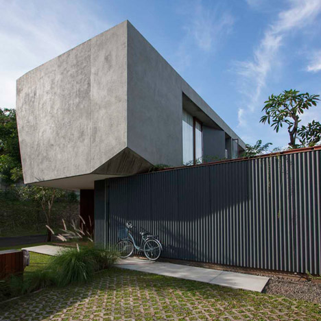 Trimmed Reform House Indonesia by SUB