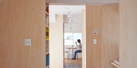 Wing Wall House by Camp Design Inc and Sumasaga Fudosan