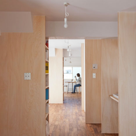Wing Wall House by Camp Design Inc and Sumasaga Fudosan