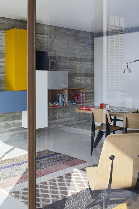 Antokolsky penthouse by Pitsou Kedem
