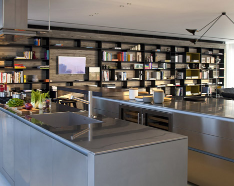 Antokolsky penthouse by Pitsou Kedem