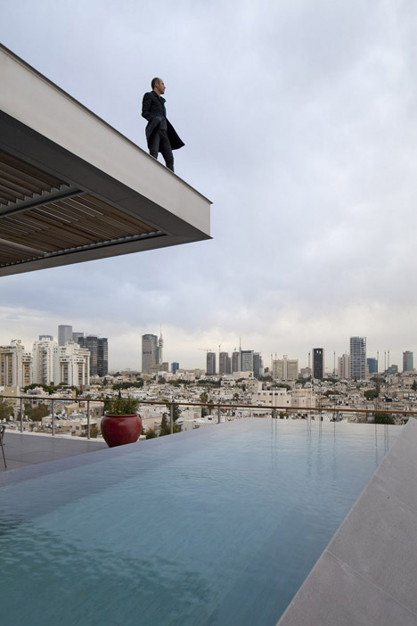 Antokolsky penthouse by Pitsou Kedem
