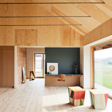 Brick-House-by-Leth-and-Gori