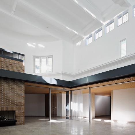 Bungalow-Germania-Venice-Biennale-by-Alex-Lehnerer-and-Savva-Ciriacidis_dezeen_sq