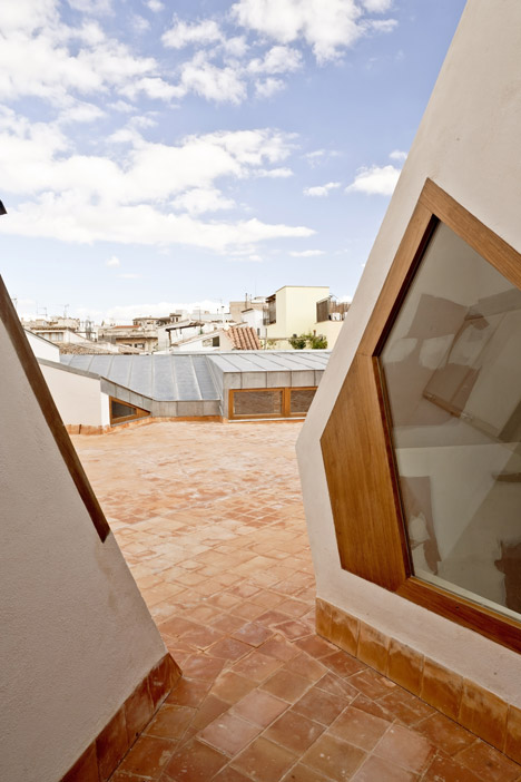 Casal Balaguer Cultural Centre by Flores & Prats and Duch-Pizá