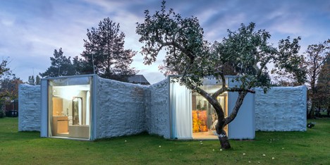 Chameleon House by Petr Hajek Architekti