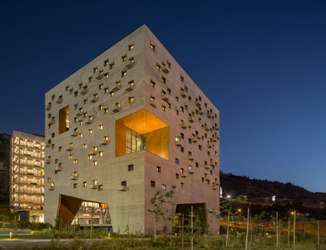 Economics and Business Faculty, Diego Portales University by Duque Motta & AA