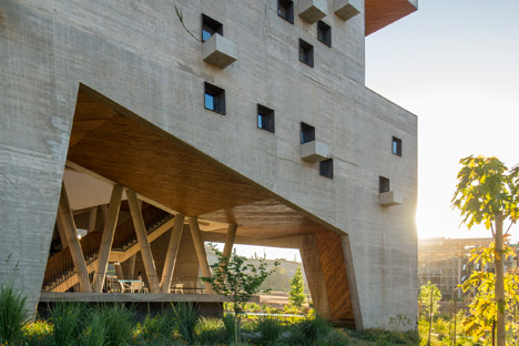 Economics and Business Faculty, Diego Portales University by Duque Motta & AA