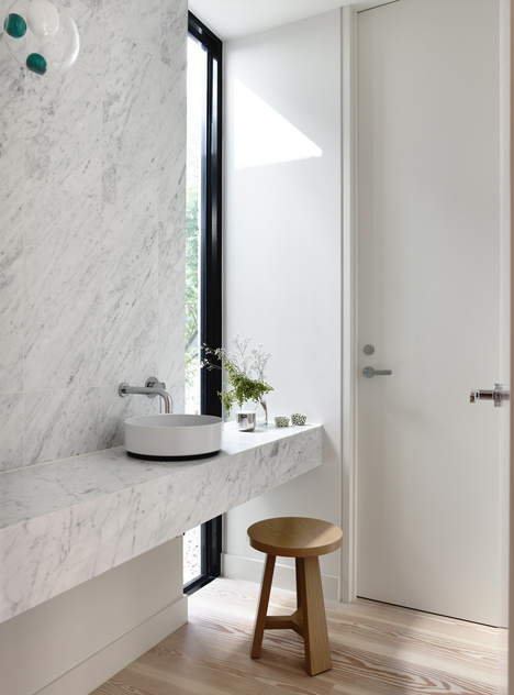 Fairbairn House in Melbourne by Inglis Architects